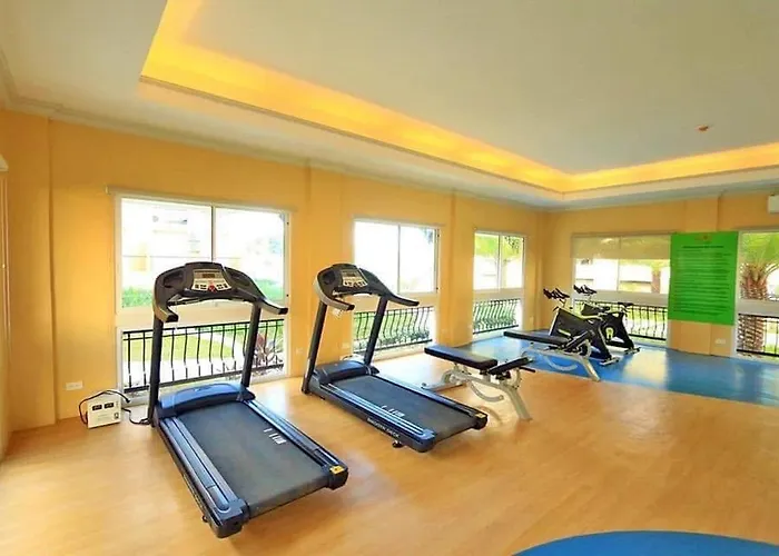 San Remo Oasis Srp 2br With Pool & Gym Aparthotel Cebu